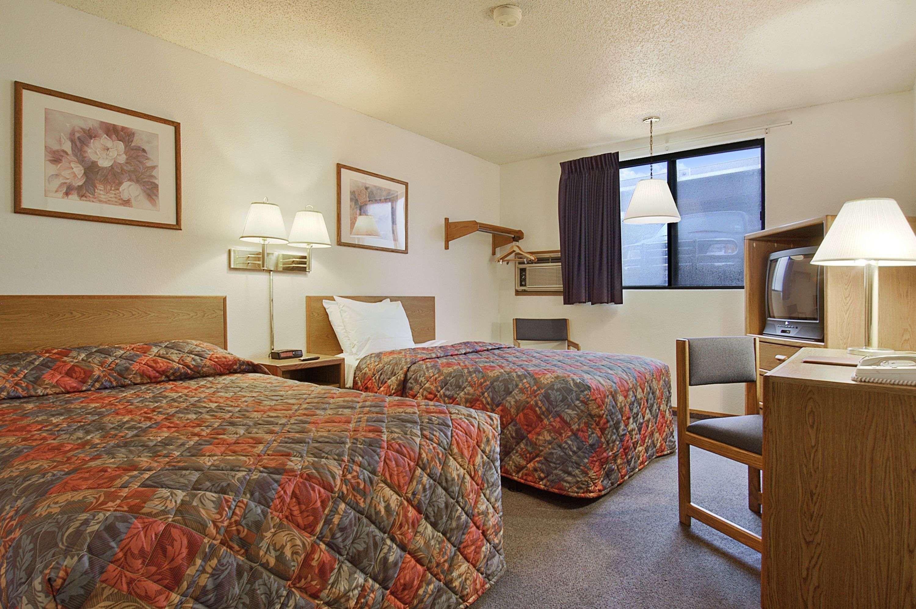 Мотель Super 8 By Wyndham Omaha/West Dodge Экстерьер фото